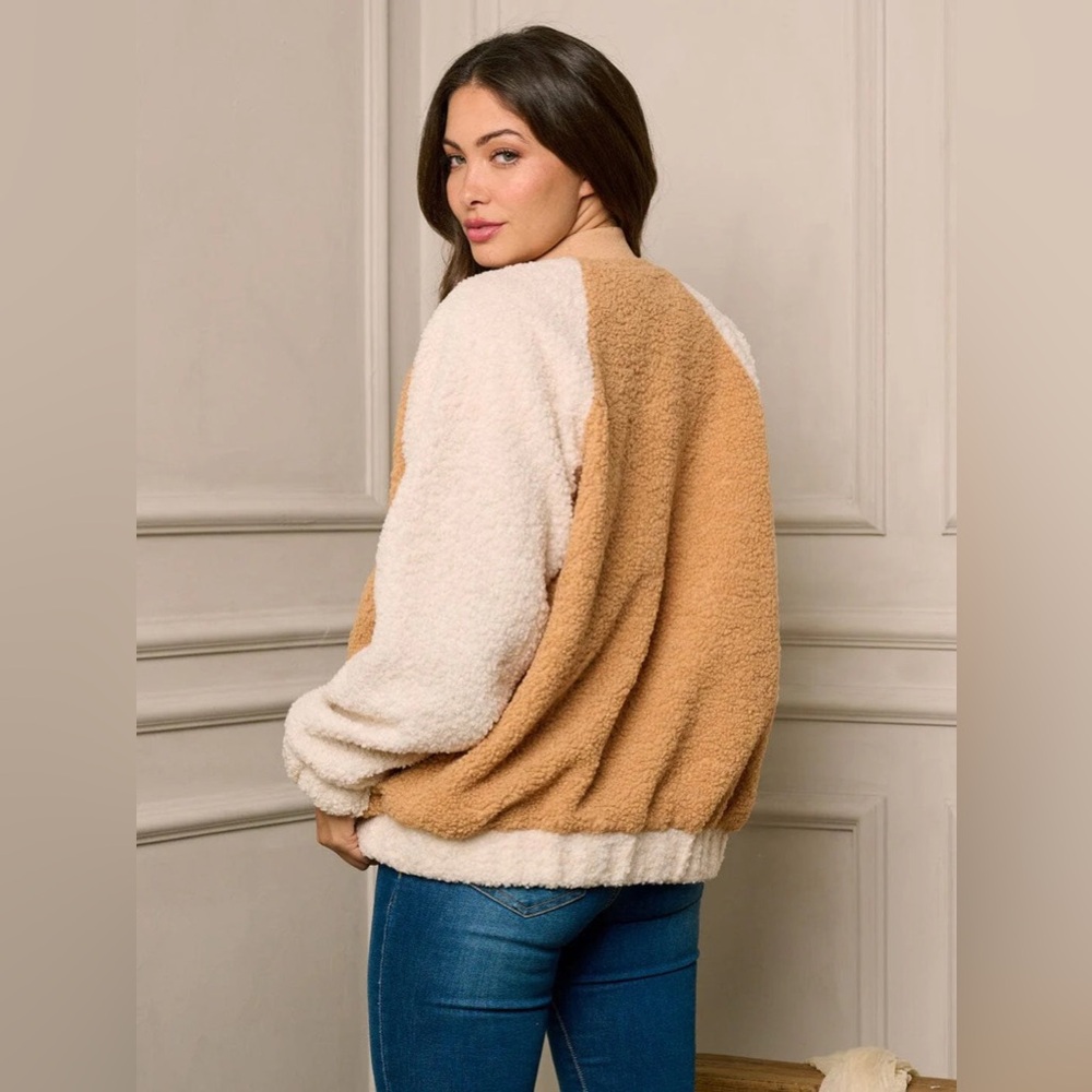 Off Duty Season Sherpa Colorblock Jacket - Picture 2 of 4